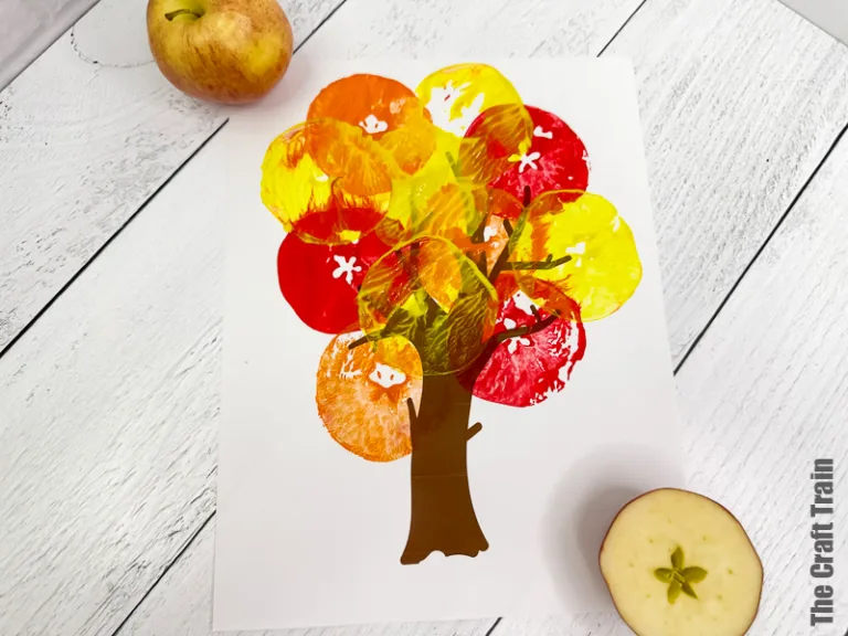 Apple tree stamping for kids. A great Fall or Autumn activity for preschool and kindergarten
