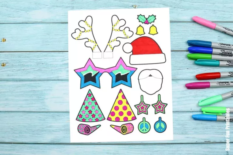 printable accessories to decorate the festive koala card. Colour and glue onto your card