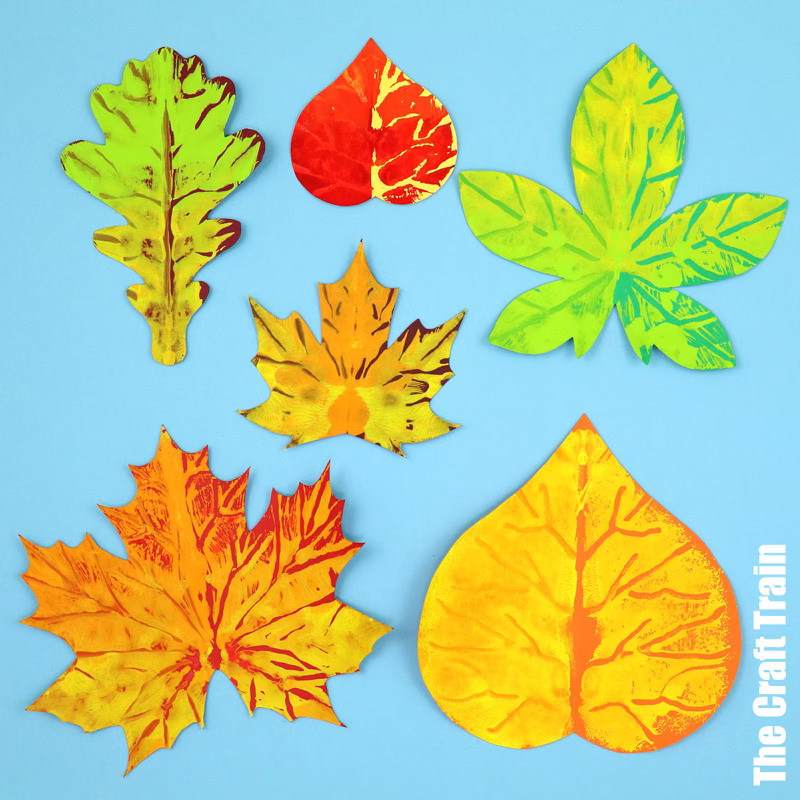 Autumn leaf squish art activity for kids