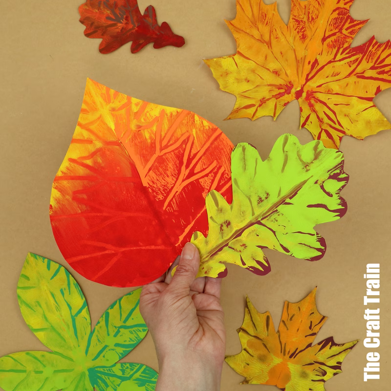 Autumn leaf squish art activity for kids