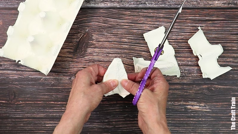 Egg carton dove step 2