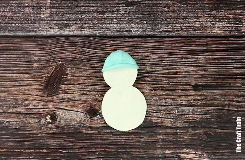 Steps to make the egg carton snowman ornament