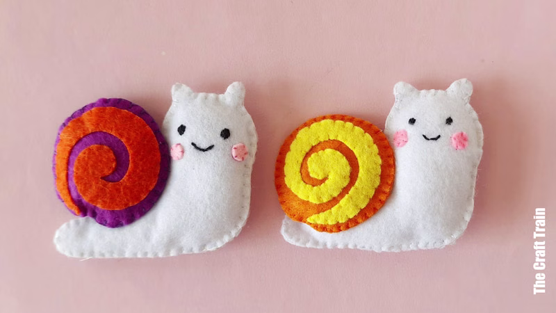 Snail felt plush sewing craft