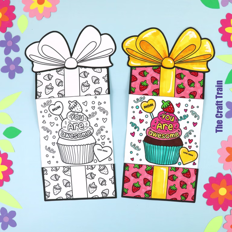 Mother's Day present fold-out card Strawberries and cupcakes design
